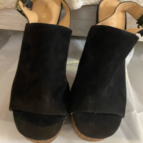 Express Platform Pumps - Black w/ Strap - Size: 9 - COMFORTABLE ⚡️⚡️ - Picture 5 of 9